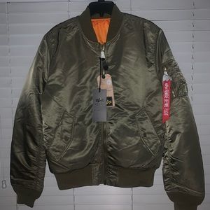 New Alpha Industries Slim Fit Bomber Jacket (L)